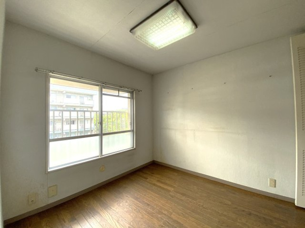 【原山レジデンスの洋室】