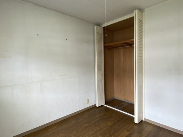 【原山レジデンスの洋室】