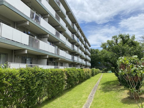 【原山レジデンスの外観】