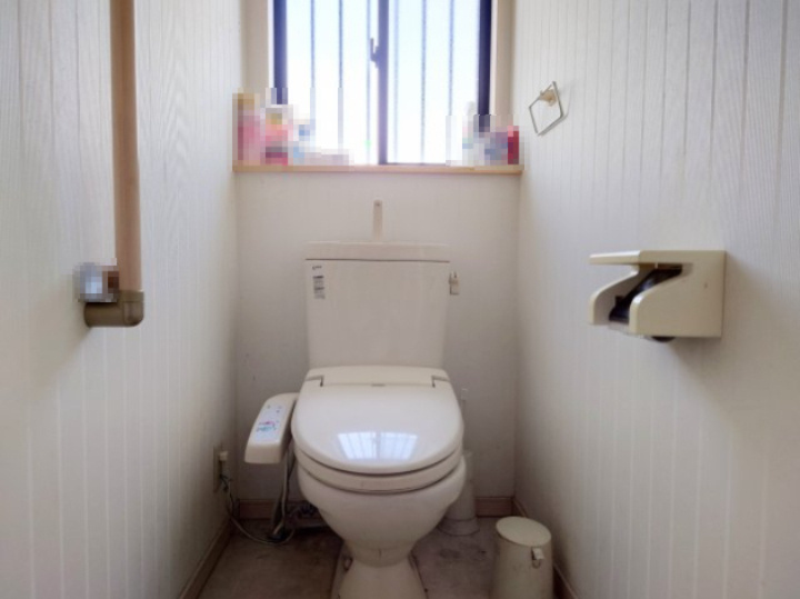 トイレは手すりつきです！