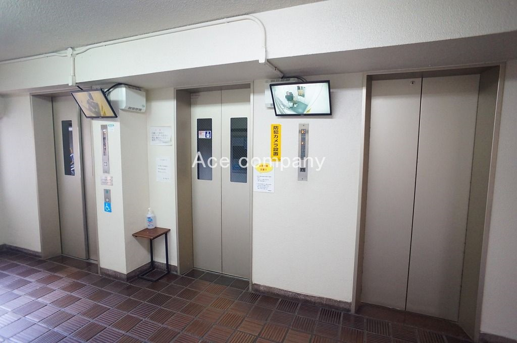 エレベーター2基あり、本物件エレベーター停止階です♪