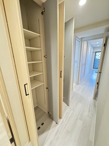 大物、小物、なんでもＯＫ。収納豊富なお部屋で家具の問題を解決できます。
