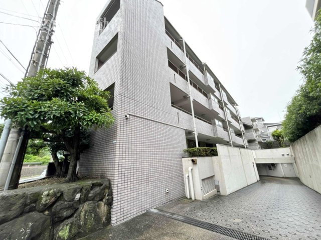 RC造地上4階地下1階建