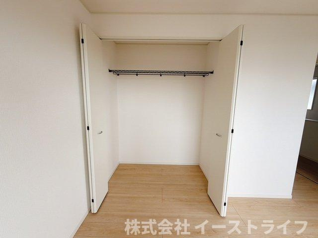同社施工写真　各居室に収納スペースがあり、充実しています