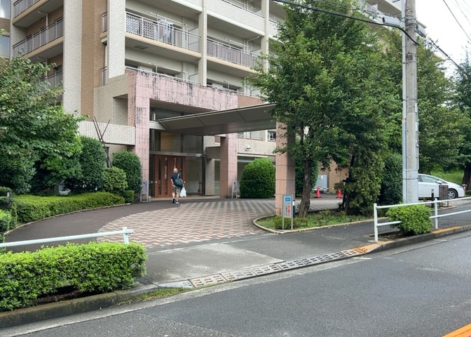 現地現況の写真です。京王相模原線多摩境駅徒歩16分の立地に加え、相模線橋本駅からのバスアクセスも便利な好ロケーション。専有面積93.79平米の広々とした3LDKで落ち着いた生活を送ることができます。