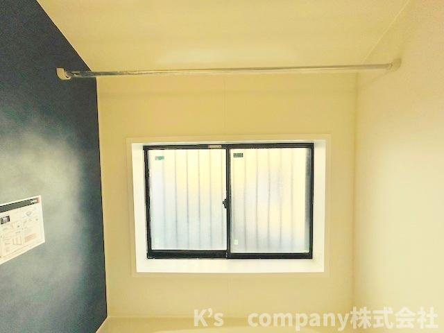 長雨の続く時期のお洗濯物の悩みを解消できる浴室乾燥機付き☆