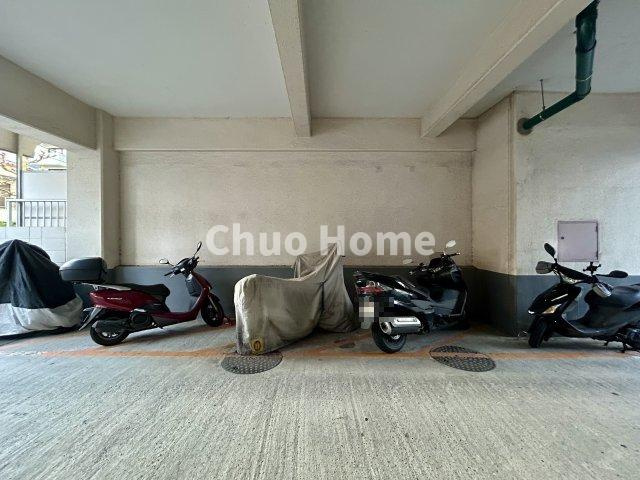【バイク置場】最新の空き状況や費用などの詳細は担当スタッフまでお問い合わせください。