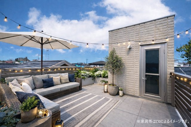 お家カフェやBBQなど楽しめる広々としたルーフバルコニーもございます。