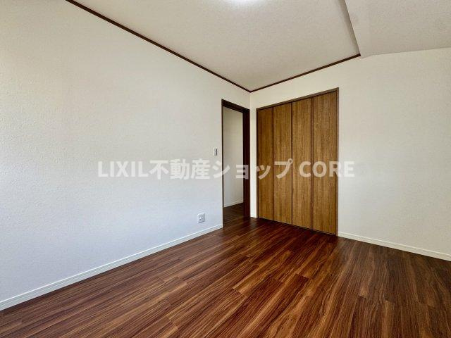 各居室にはクローゼットが備え付けられており、居室の広さを有効に使えます♪　