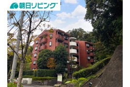 グリーンヒル貝取 室内キレイにお使い 別荘を感じさせる幻想的な佇まいの外観