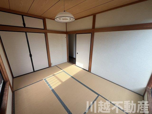 バルコニーに面した2階6帖和室