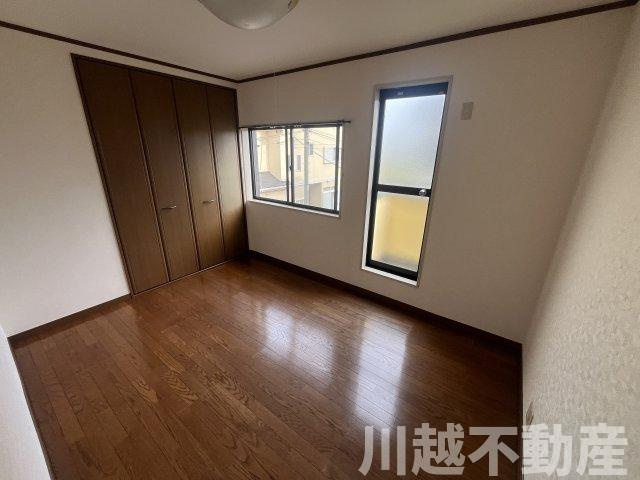 南側にある6帖洋室