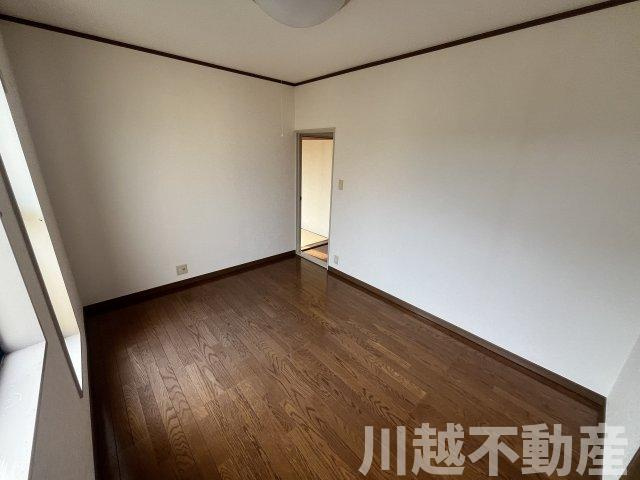 明るい2階6帖洋室