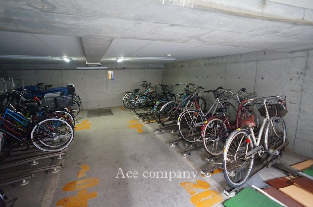 駐輪場は屋内・屋外があります。