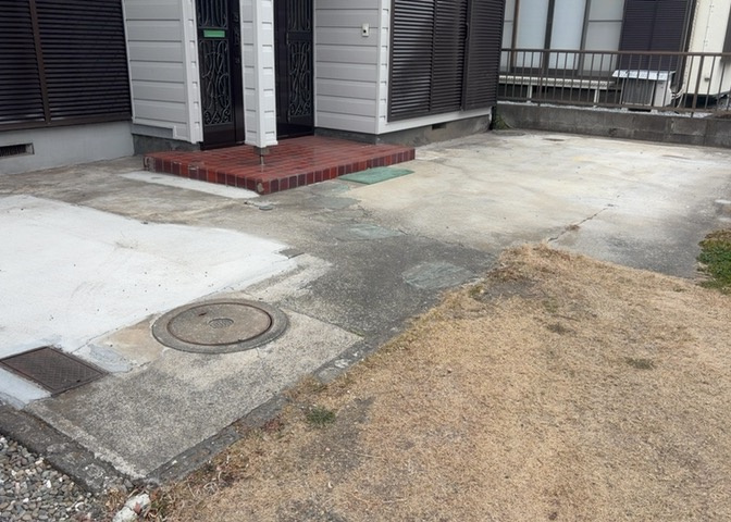 駐車場と明記されていても、最小スペースでつくられた駐車場だと大型車は駐車できなかったり、出入りしにくくなったりする可能性があります。お車のサイズと購入したい物件の駐車場のサイズを現地で確認しましょう。