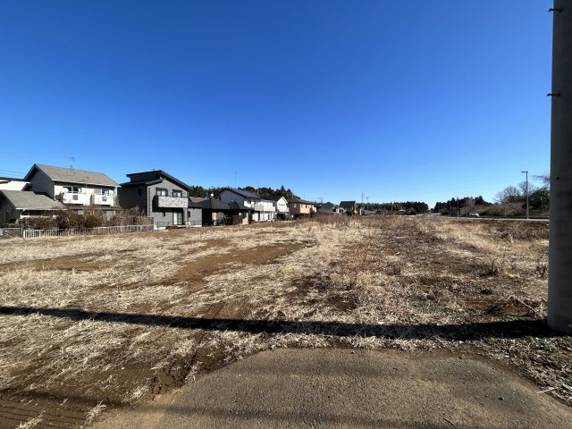 南側道路に面しているため陽当たり良好です