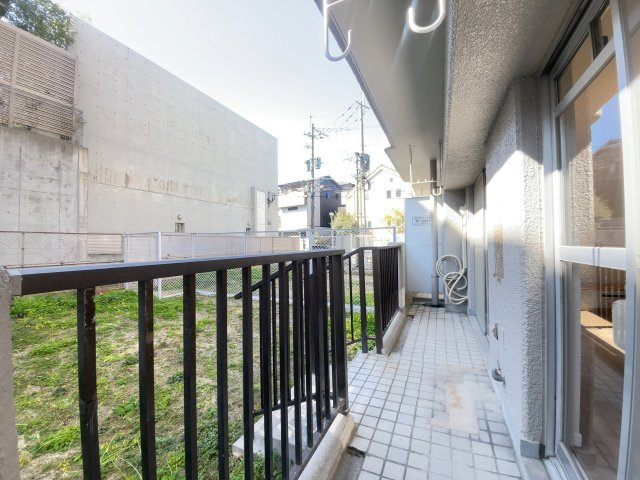 〇南向きのバルコニーは広々としておりますので、洗濯物を沢山干すことが出来ますね
