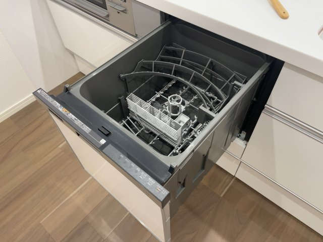 【新品】ワンタッチで簡単操作のビルトイン食器洗浄乾燥機付きです。