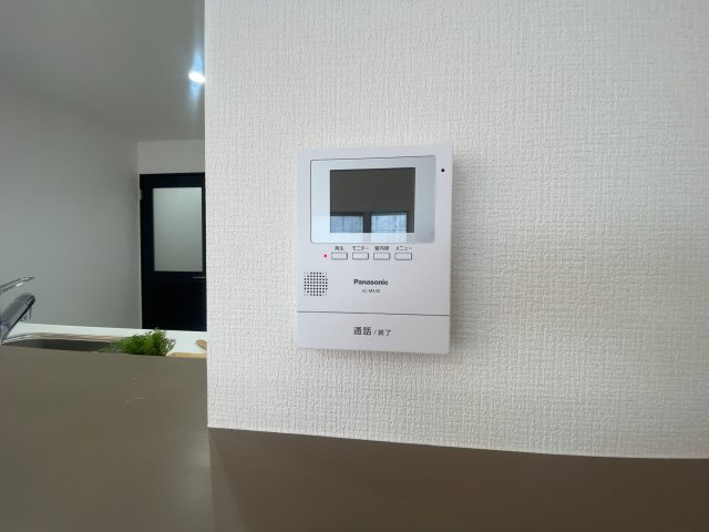 【防犯】ＴＶモニター付きインターホン、防犯にも安心です♪