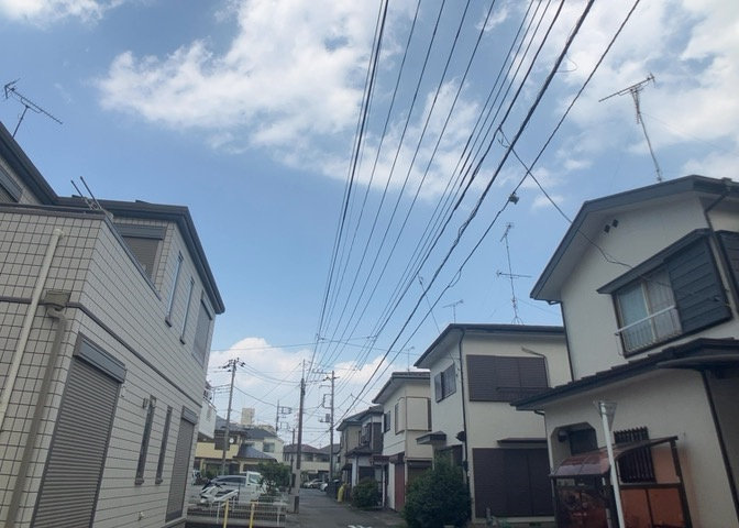 景色重視でお家選ぶをするとスーパーが遠い！学校が遠い！など生活をするうえで利便性で困ることもあります。まず一度現地を見学する際に、周辺の施設などがあるかを確認し、暮らし始めた後のことを想像しましょう。