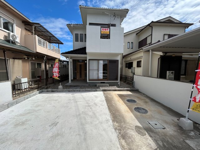 駐車スペースも3台分確保。