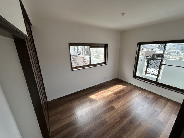 2階の各室もフロアタイル仕上げで、清潔感がありお手入れも簡単です。