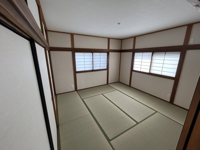 2階にも和室があり、寝室やくつろぎ空間として活用できます。