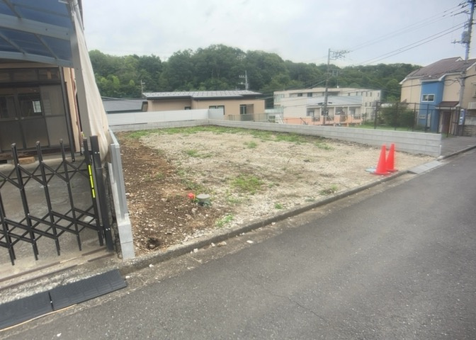 人が暮らすうえで日光は大切な要素となります。日当たりの良さは譲れないポイントですね。併せて近くに大きな建築物の建築予定がないか、あるいはそれが可能な土地が近くにないか事前に確認することもお勧めします。