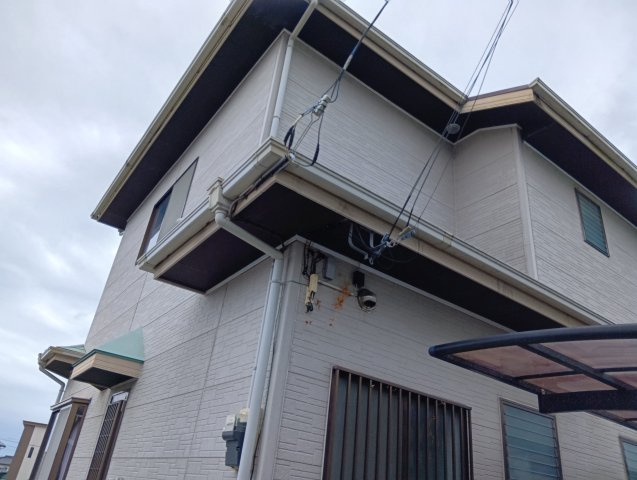 お車は2台駐車可能です。一部カーポートになっています。