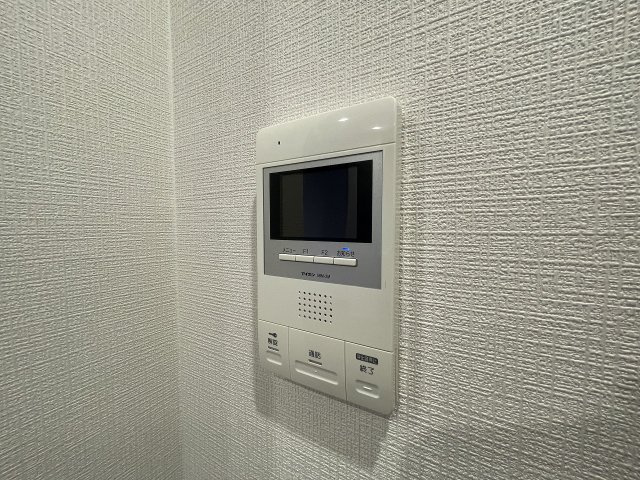 TVモニター付インターホンのため訪問者がひと目で分かります　　