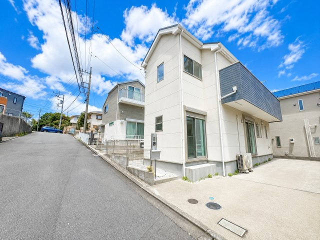 ◆前面道路も幅員があり車の運転も安心！前面道路は閑静な住宅地。車通りの少ない道路です。お子様にも安心です。