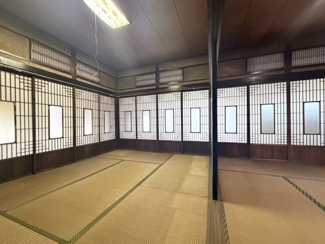 襖を開け放すことで、複数の和室をつなげて広々とした空間としてもお使いいただけます。