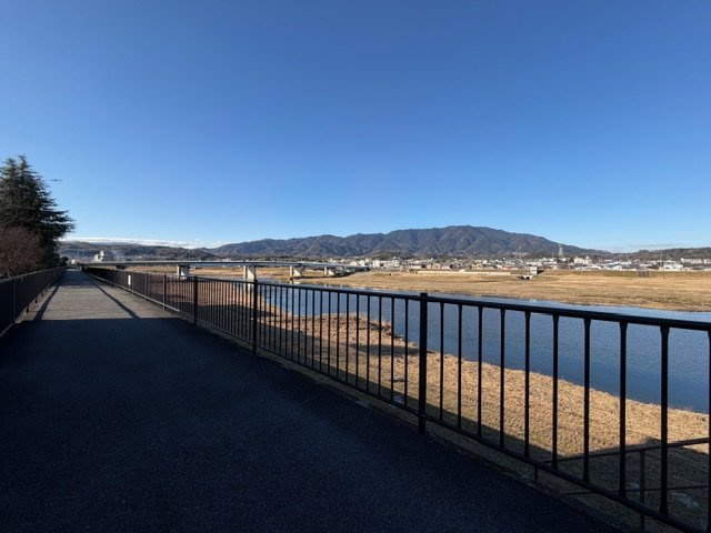 ◆吉野川すぐ♪　吉野川祭りでは夜店が出たり花火で夏の夜空が彩られます♪　