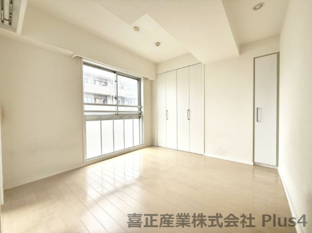 ※リフォーム前の写真（リフォーム完成予定9月末）洋室約6.2帖。お部屋からスカイツリーが見えます！