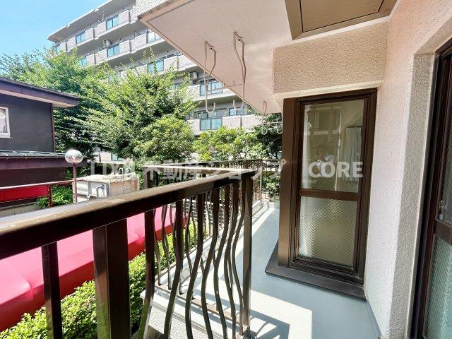 洗濯物が多い家族でも安心のワイドタイプのバルコニー採用！洗濯物も乾きやすいと思います。