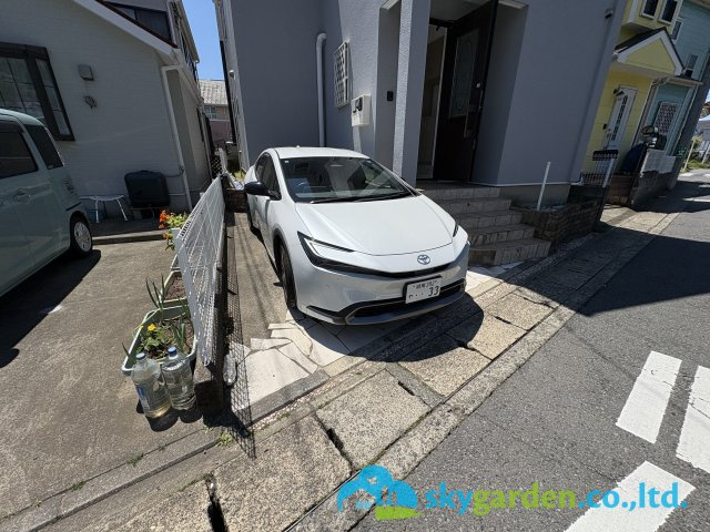 普通車1台分駐車可（車種サイズ要確認）
