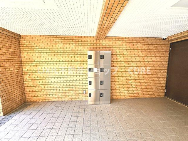 外出中でも荷物が受け取れる宅配BOX完備！ネットショッピング等を活用されている方にもピッタリです。