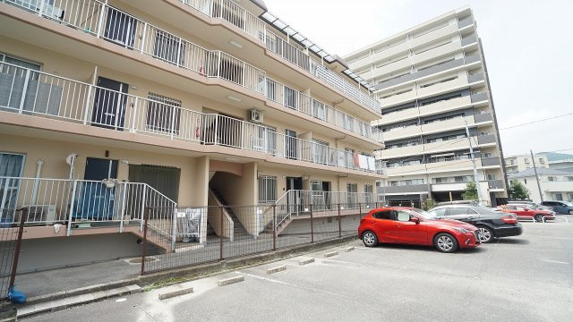 平面駐車場1台ぶん確保9、000円／月額