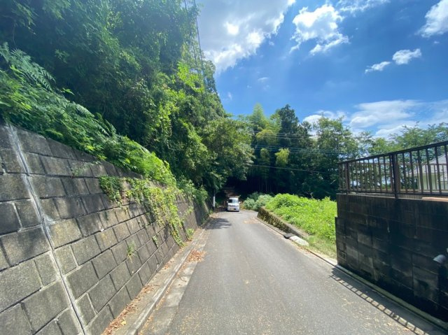 北側公道より撮影。