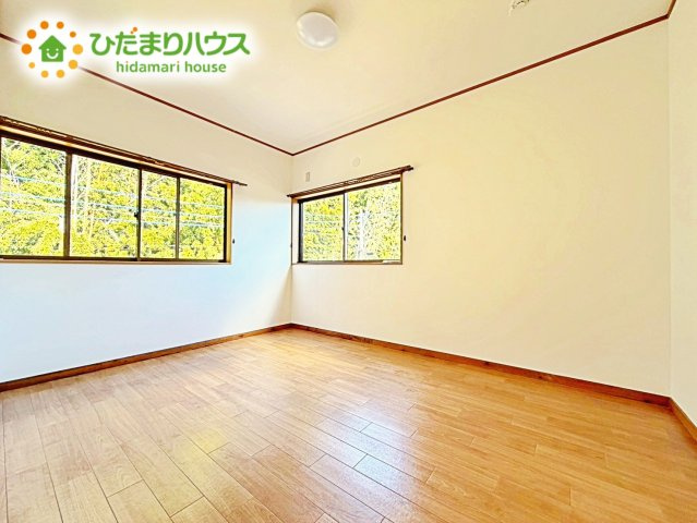お子様の成長に合わせて、自由に模様替えできるように考えた、シンプルな洋室。