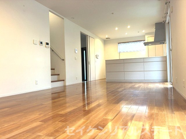 2014年2月築、室内大変キレイにお使いです