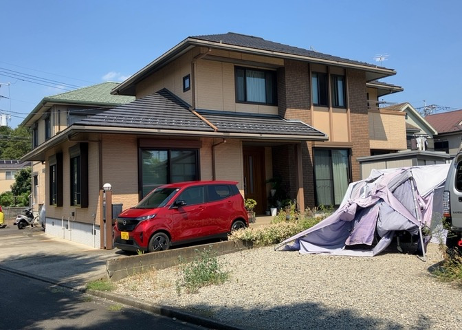 木造住宅とは土台、壁、柱など建築物の強度を支える構造体の材に木が使用されている構造を指します。構造体は建物の自重を支えるだけではなく風圧や水圧、積裁荷重などあらゆる衝撃に耐えるための基礎です。