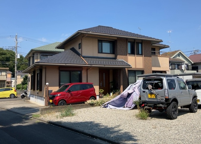 南側道路の場合は長い時間光を入れ込むことができるため、庭やリビングを道路側に持ってくることが多く土地価格も高い傾向にあります。一方北側道路だとリビングや庭が南側になりプライバシーを守ることができます。