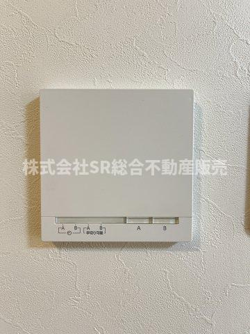 リビングには、冬場に重宝する床暖房が付いてます♪