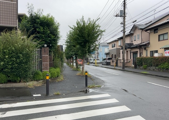 桜や紅葉の名所に出かける人は多いと思いますが、家にいながら季節の移ろいを感じる生活を送りませんか？リビングや窓から見える景色が生活を彩るワンポイントに！現地から見える景色を堪能してみては如何でしょう。