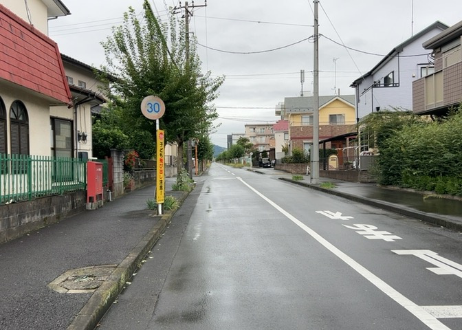 眺望を気にして物件を探す場合、前面に建物が建っていないか現地で確認しましょう！前面に建物があると景色はもちろん、日当たりや風通しにも影響が出てきます。住んだ時のことを想像しながら現地見学をしましょう。