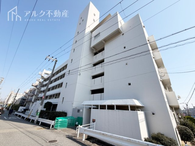 鉄筋コンクリート造地上7階建て