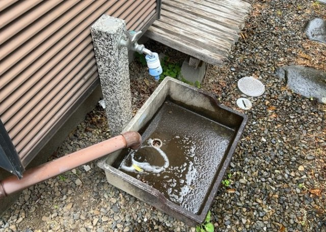 敷地内に散水栓や立水栓があると便利です。水道水を直接利用できるため、水を運ぶ手間を省くことが出来ます。大量の水を必要とする洗車作業や清掃などに役立ちます。その他設備とあわせて、現地でご確認ください。