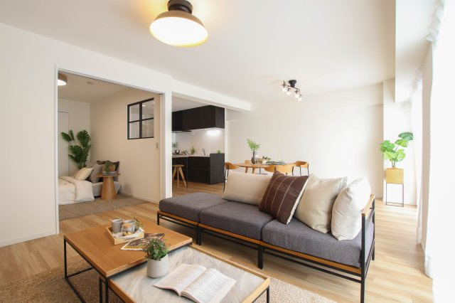 広々とした22.7帖のリビングダイニングキッチン　