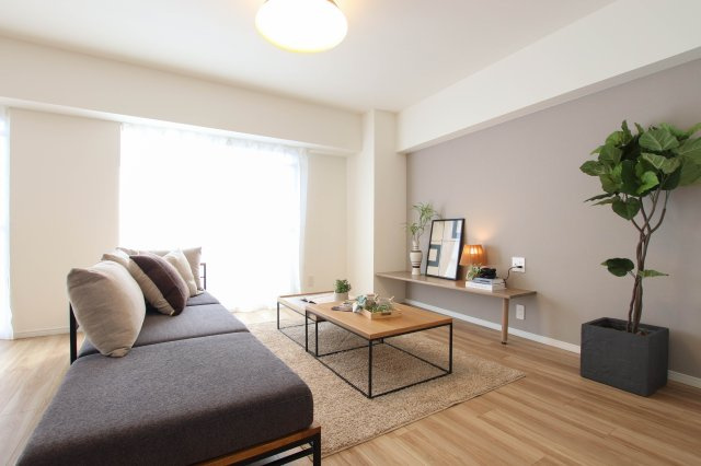 南東向きのリビングは日当り良好です。